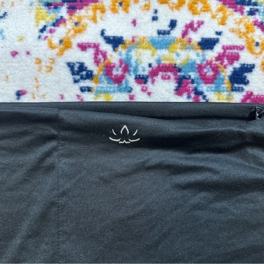 Beyond Yoga Wide Infinity Scarf with Zippered Pocket Gray